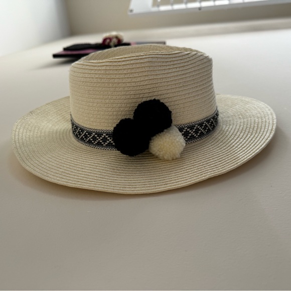 Saks Fifth Avenue Accessories - Saks Fifth Avenue Straw Hat with black and white pompoms and embroidered design
